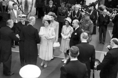 ISABEL II - CASA REAL INGLATERRA - FOTOS FAMILIARES - REINA - INGLATERRA