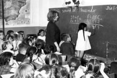 EDUCACION - ESCOLARES Y MAESTROS I